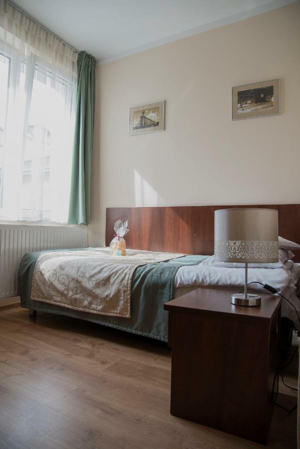 Sanatorium Uzdrowiskowe Lacznosc 호텔 시에초시네크 외부 사진