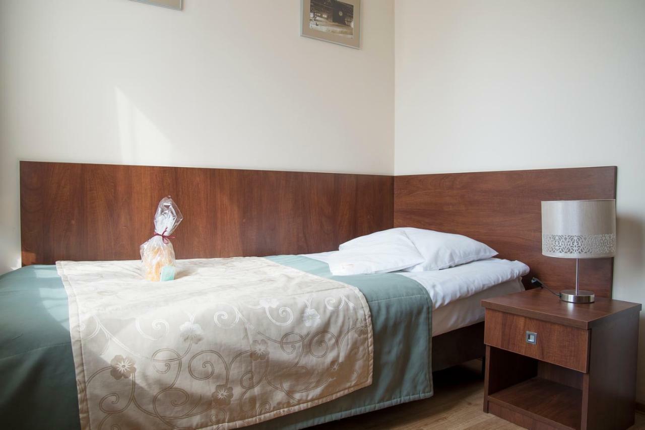 Sanatorium Uzdrowiskowe Lacznosc 호텔 시에초시네크 외부 사진