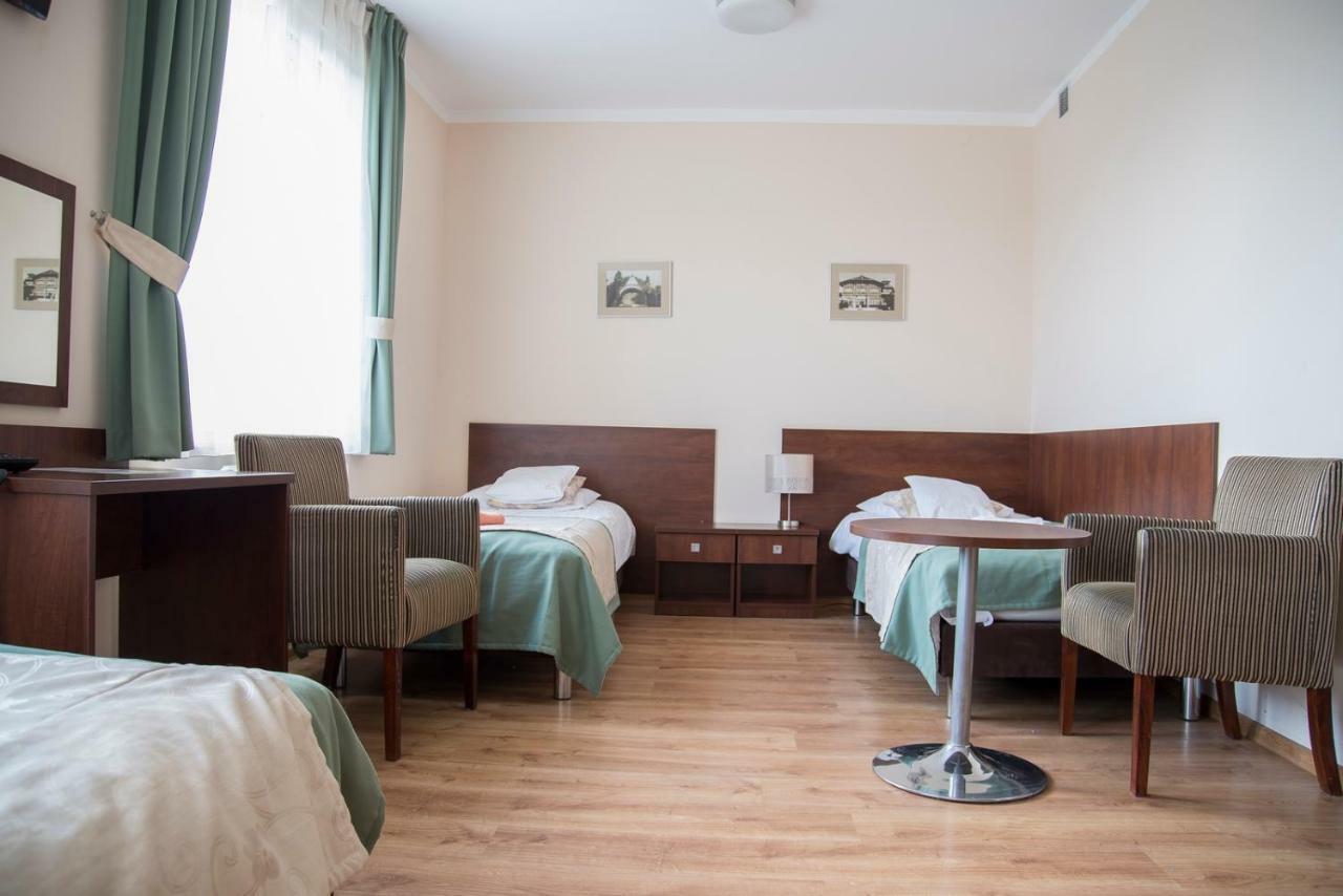 Sanatorium Uzdrowiskowe Lacznosc 호텔 시에초시네크 외부 사진