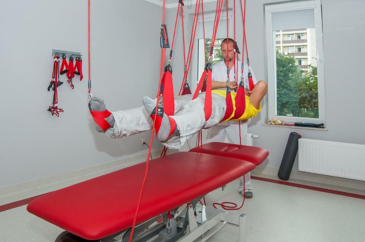 Sanatorium Uzdrowiskowe Lacznosc 호텔 시에초시네크 외부 사진